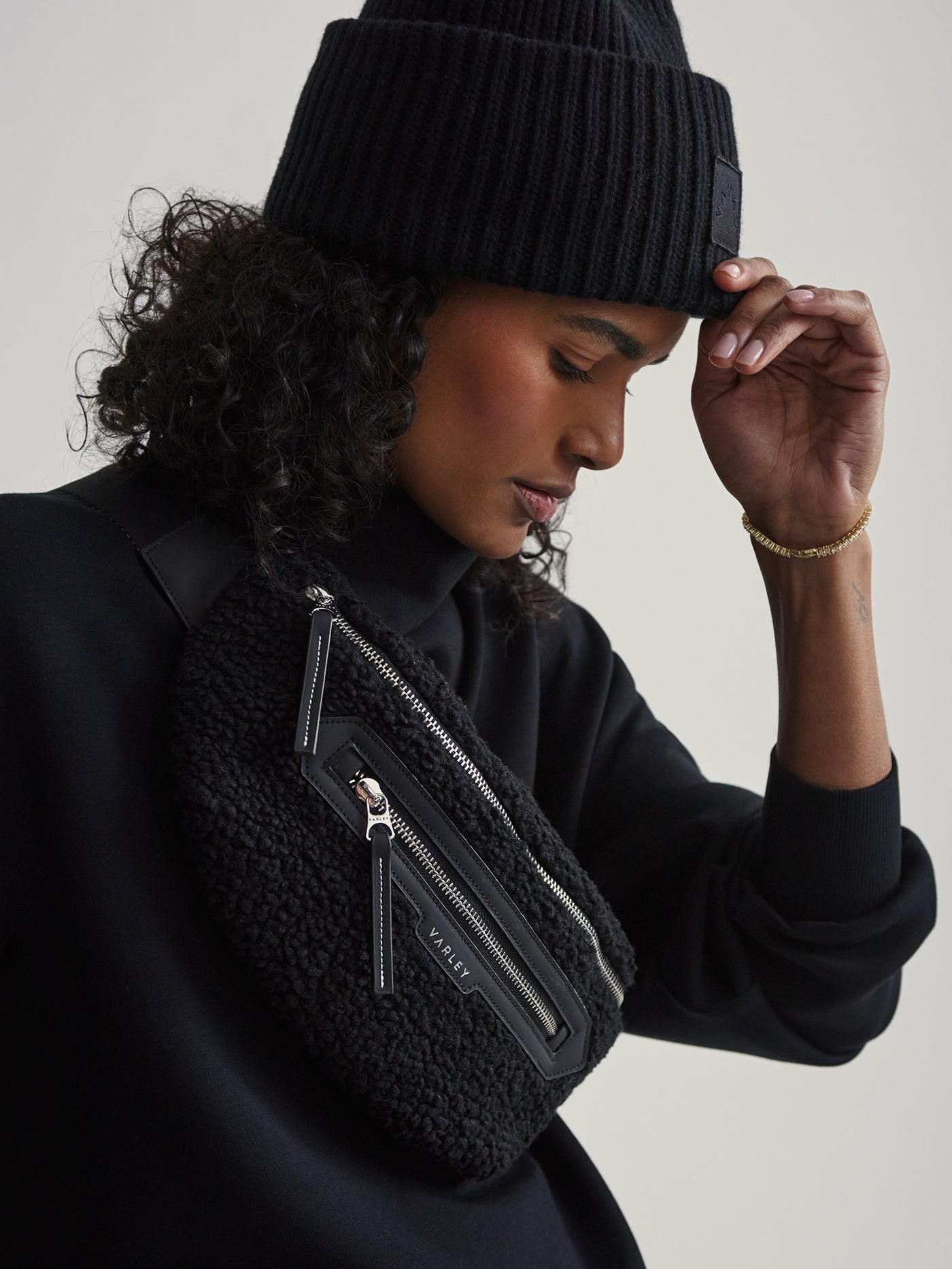 Varley Black Kansa Sherpa Belt Bag | VARLEY US