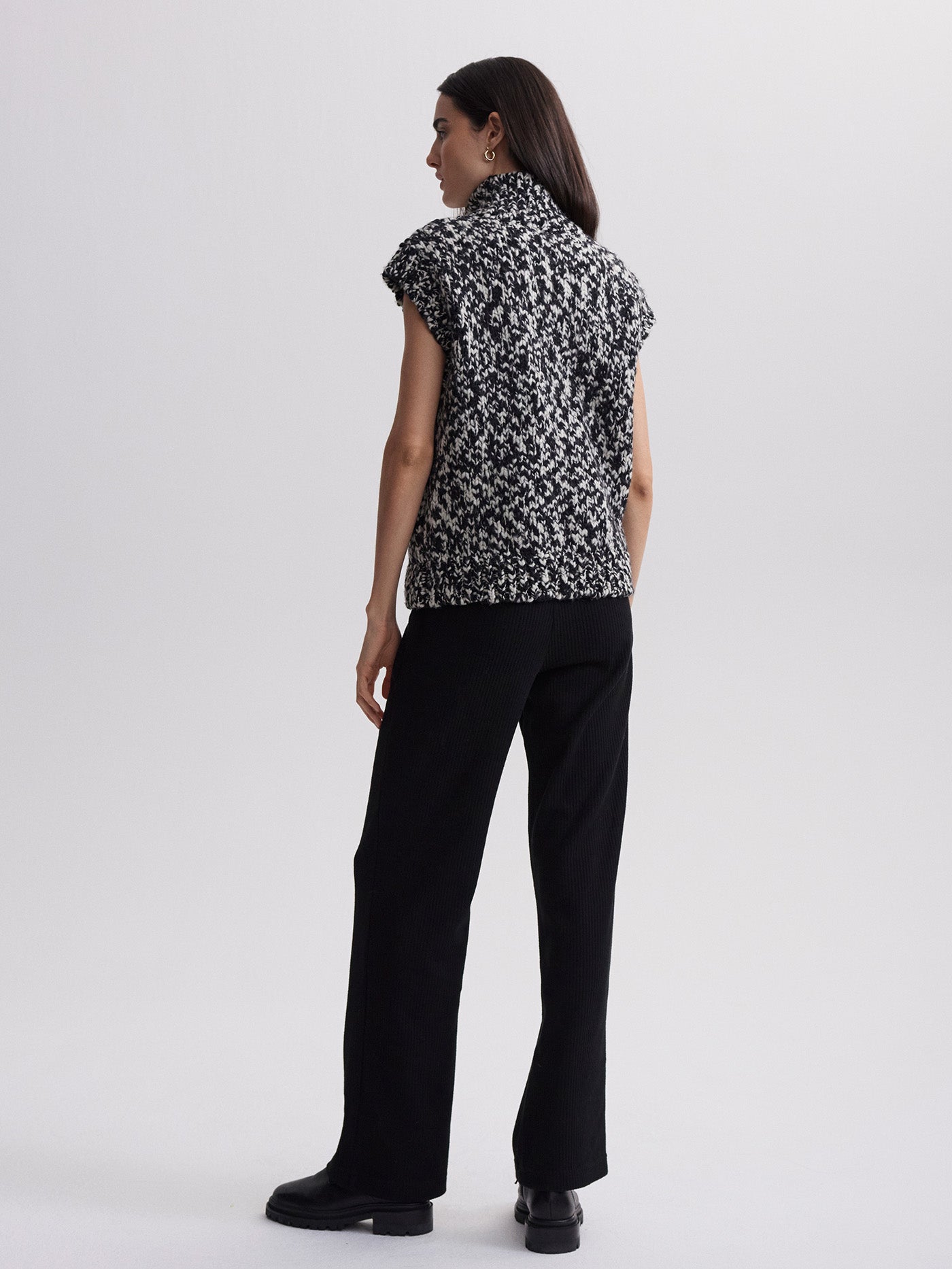 Varley Snow White Black Fleck Sandy Zip Through Knit Gilet