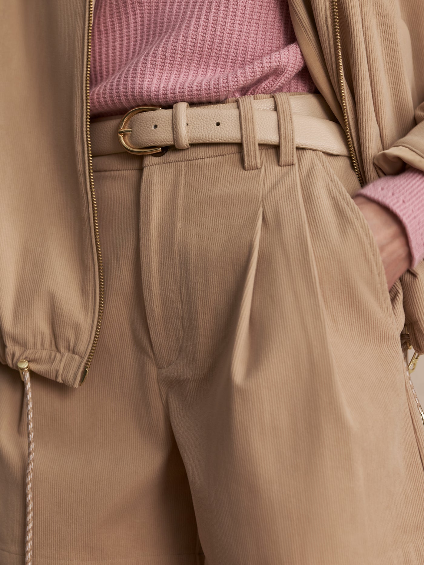 Varley Light Taupe Jorden Pleat Short 4.5