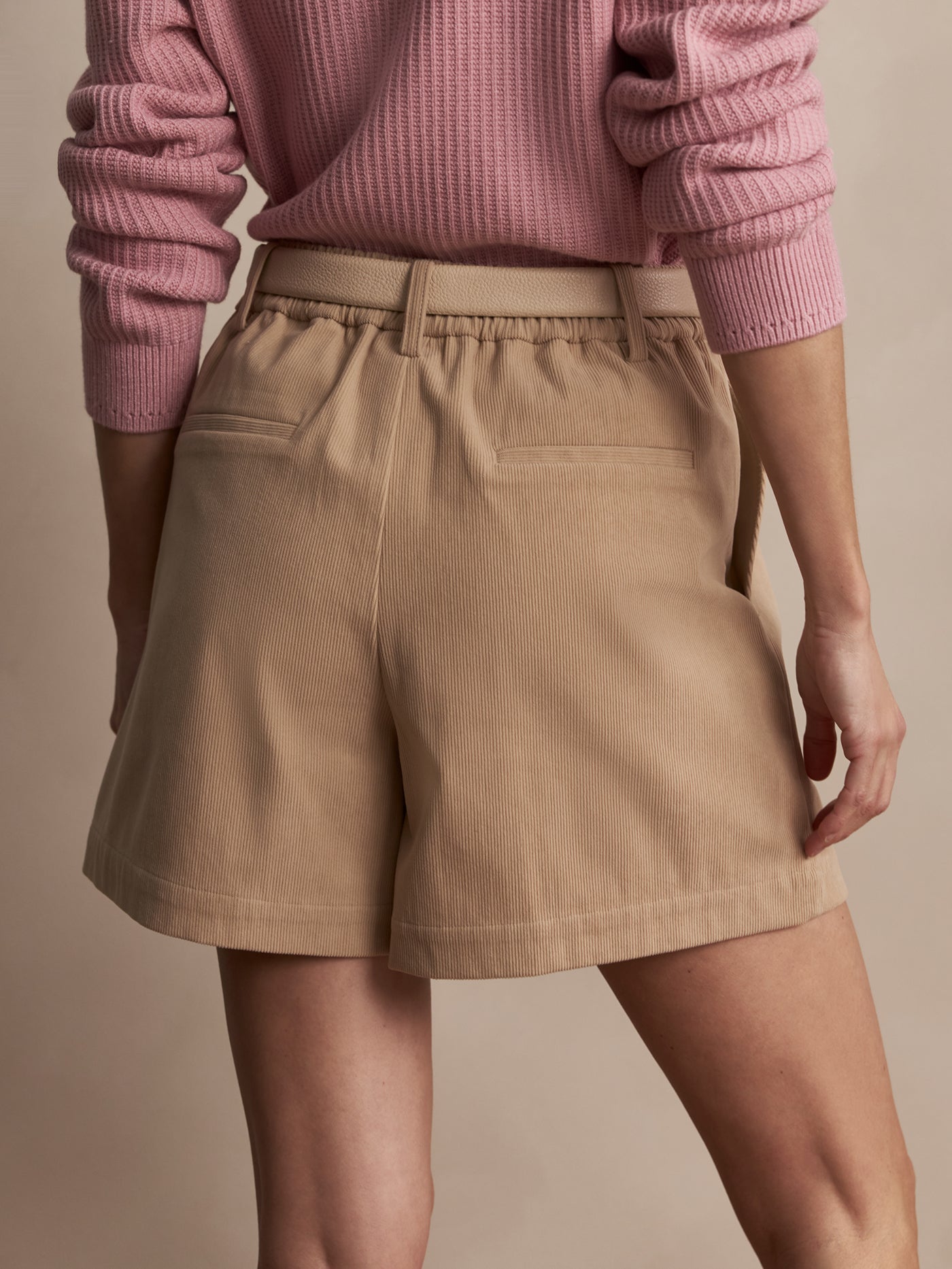 Varley Light Taupe Jorden Pleat Short 4.5