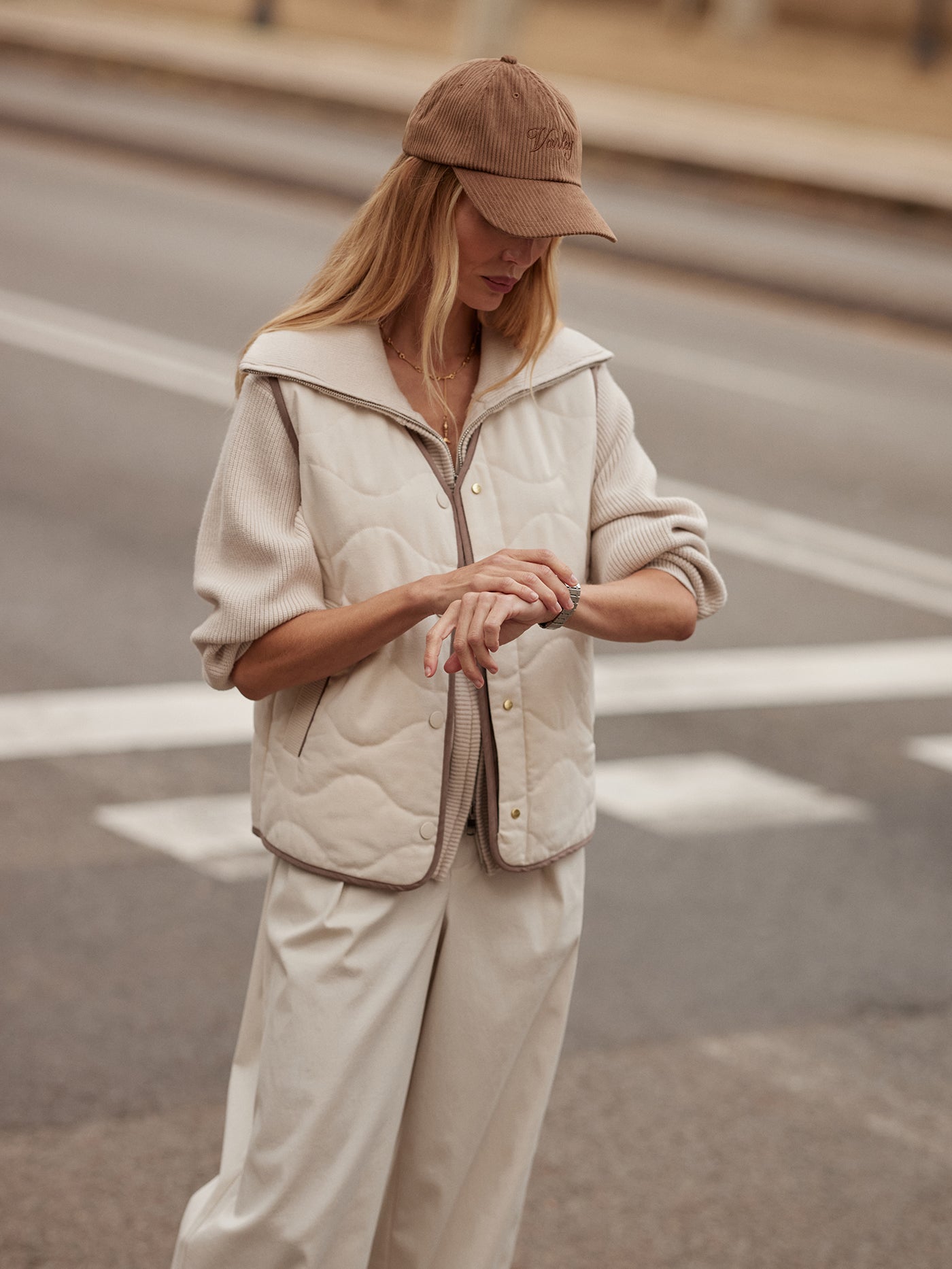 Varley Ash Taupe/ Birch Lori Reversible Gilet