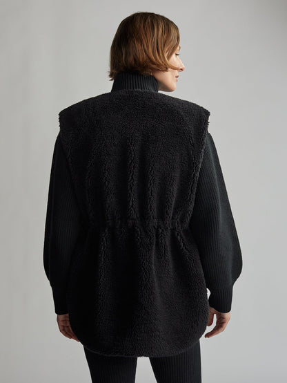 Varley Black Kestrel Sherpa Gilet | VARLEY US