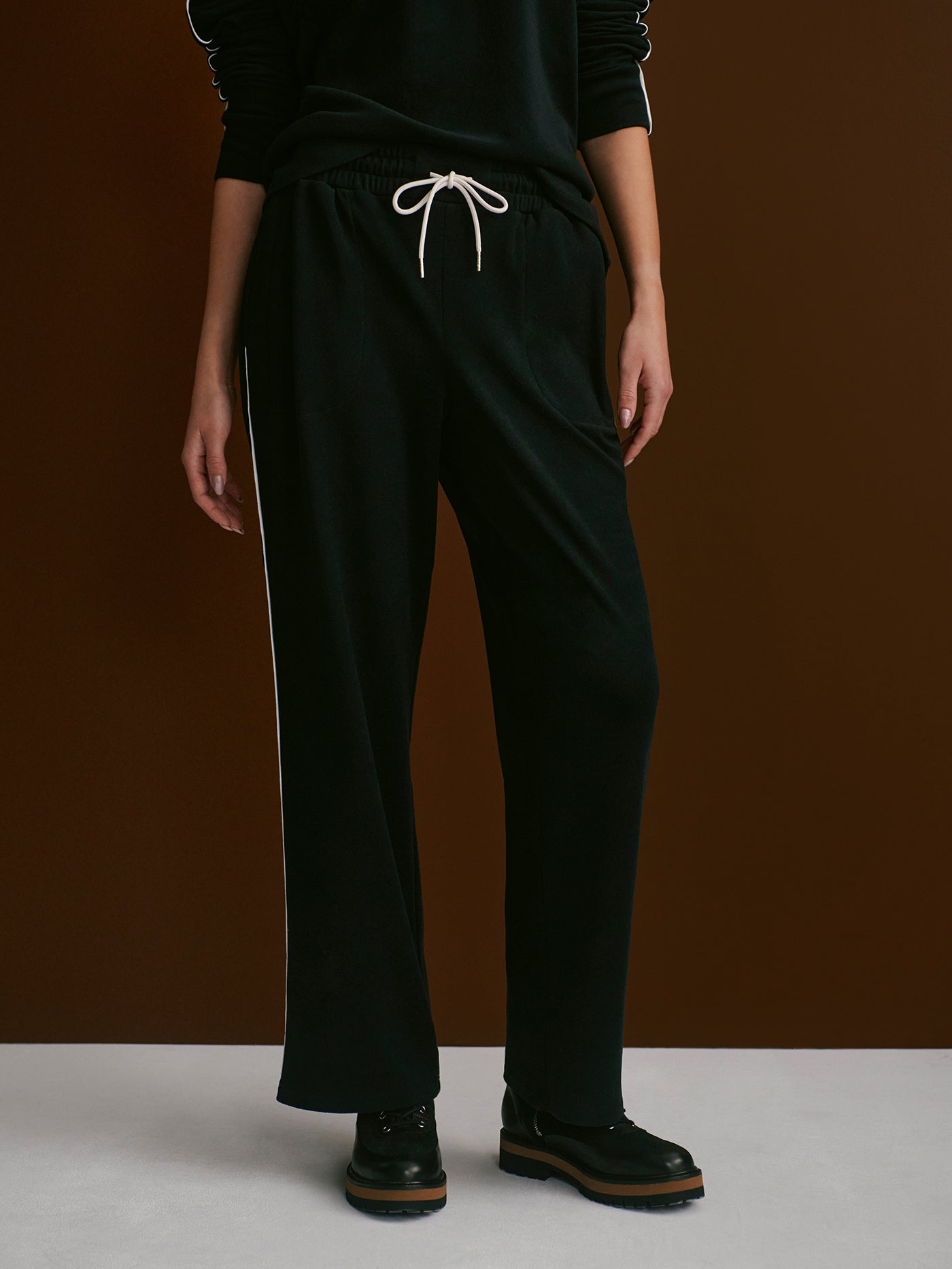 Varley Black/ Snow White Brushed Rib Straight Leg Pant 28