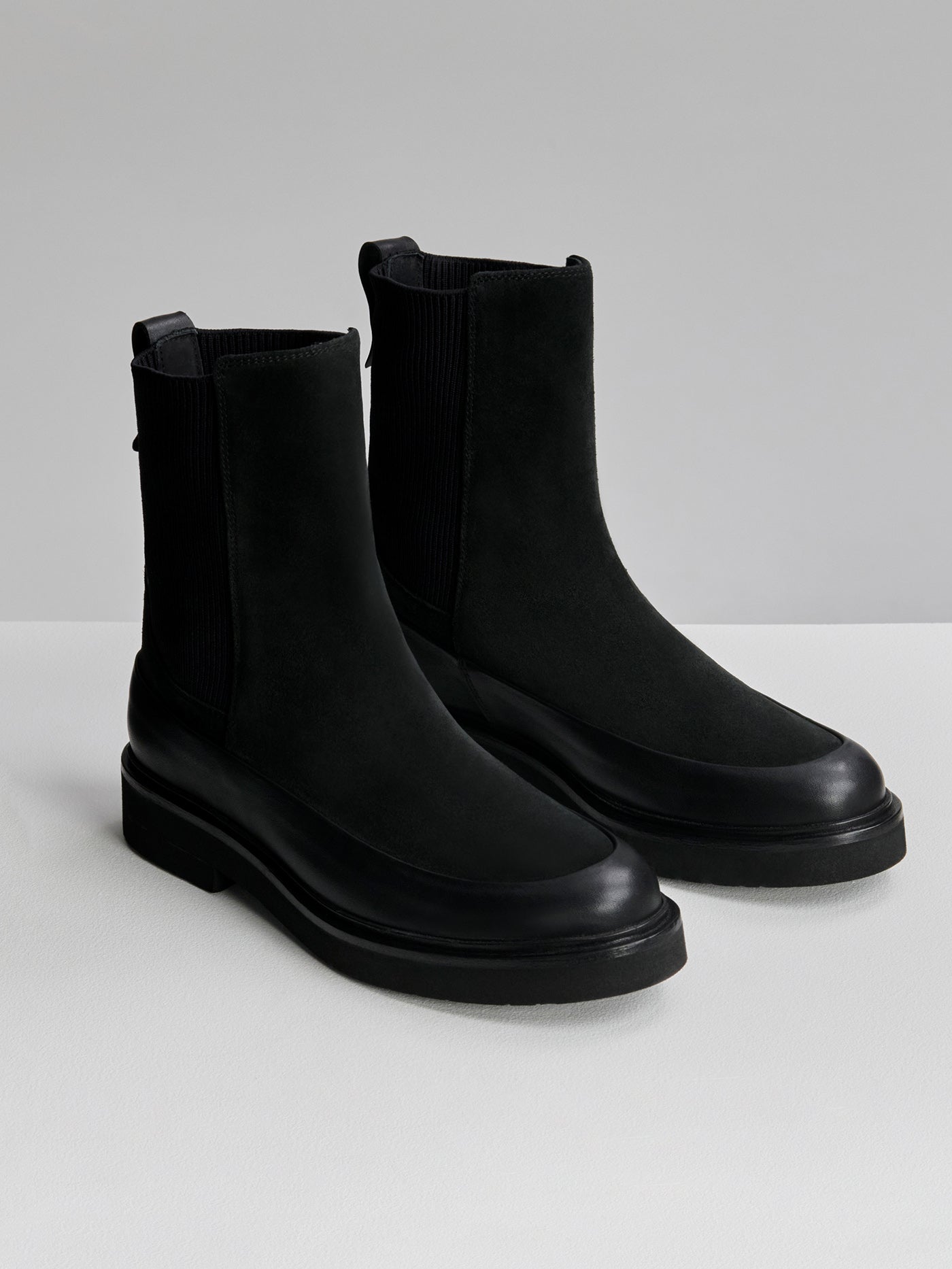 Varley Black Eileen Chelsea Boot