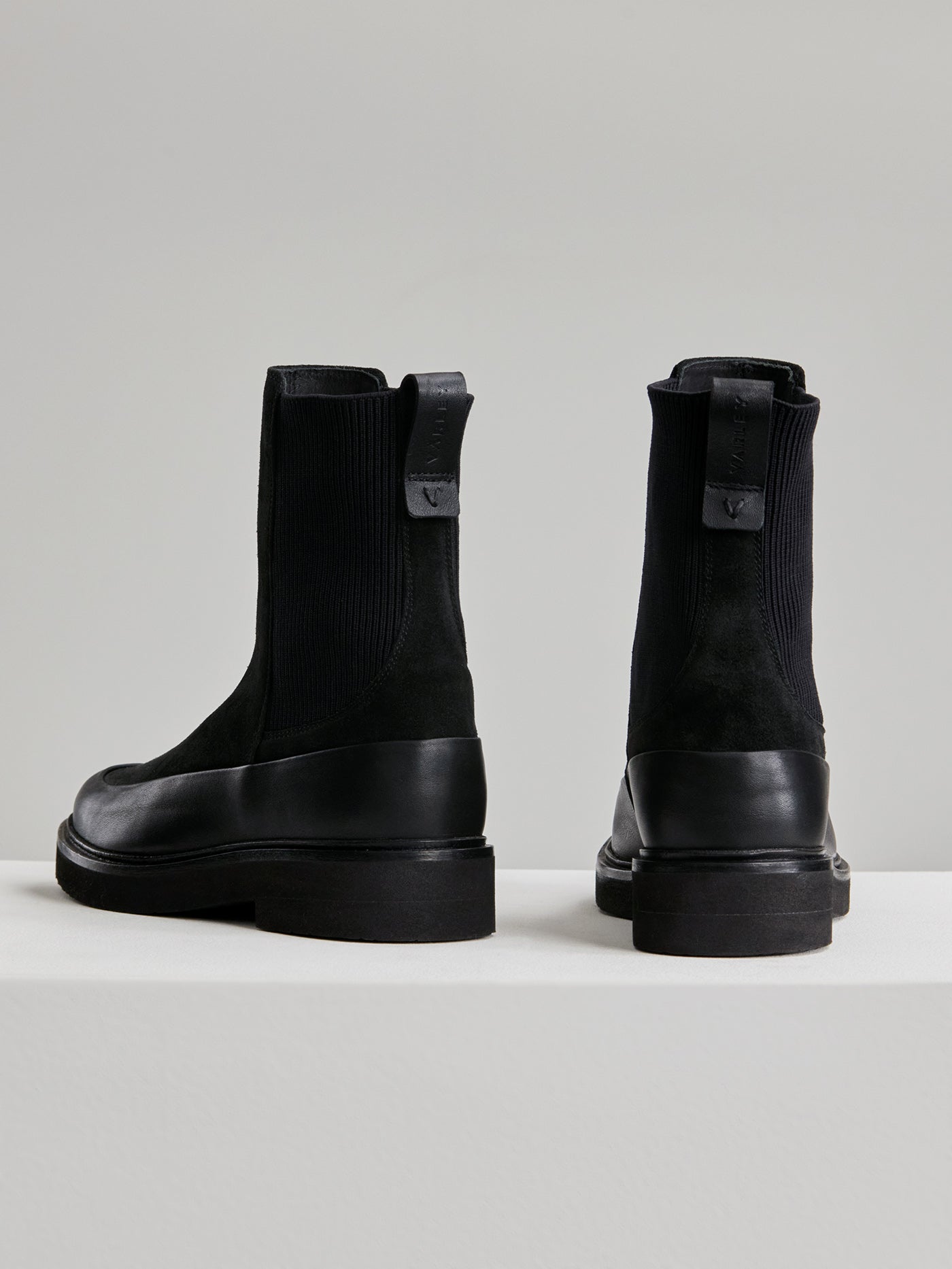 Varley Black Eileen Chelsea Boot