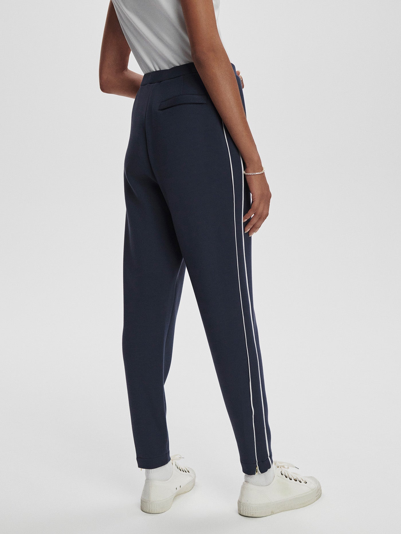 Varley Navy The Slim Piped Pant 27.5