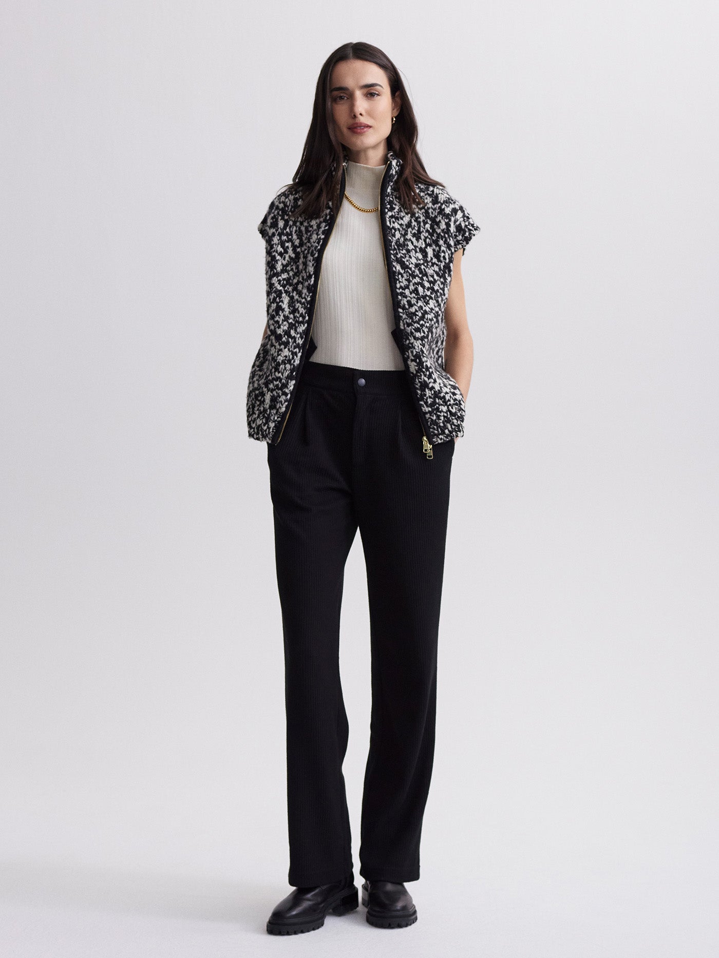 Varley Snow White Black Fleck Sandy Zip Through Knit Gilet